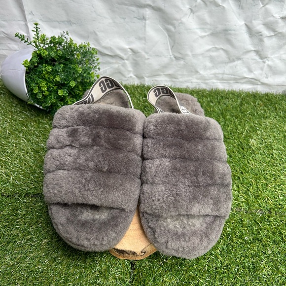 UGG🍂🍁Fluff Yeah grey slippers women Size 6 gently used - Picture 3 of 14